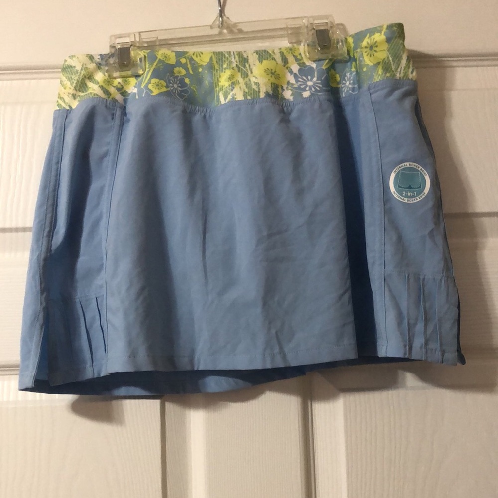 NWT Brooks Running Skirt size medium